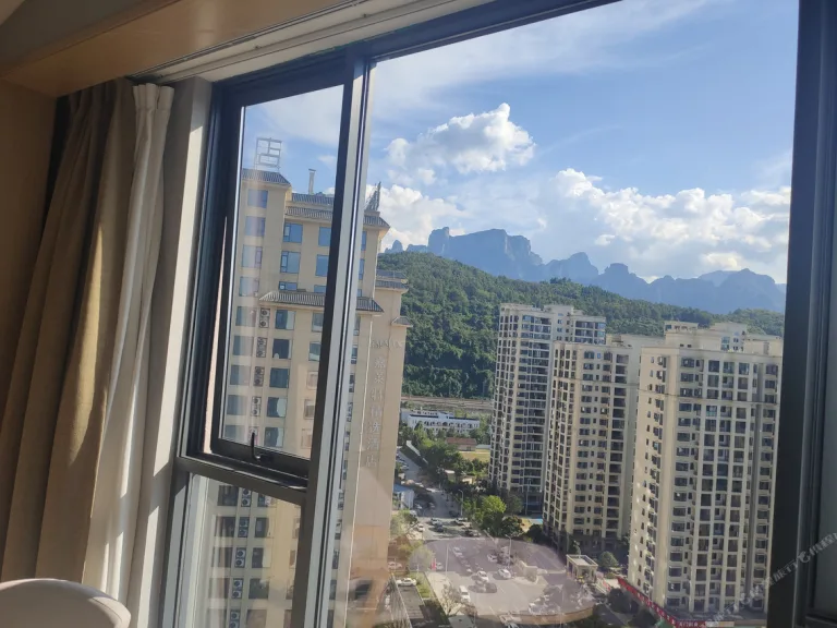 THOUSAND HOTEL