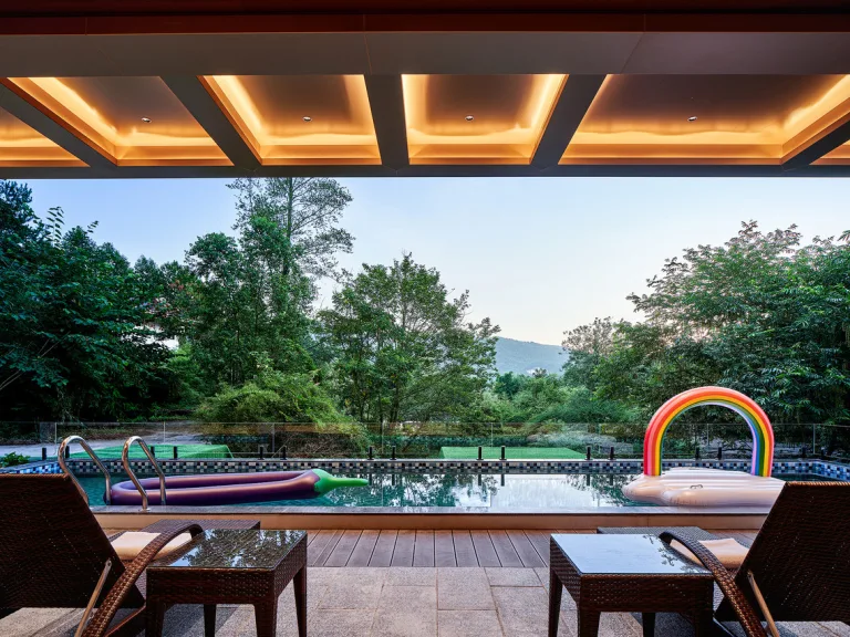 Zhangjiajie Four Seasons Lai · Riverside Resort Hotel (Baofeng Lake Scenic Area)