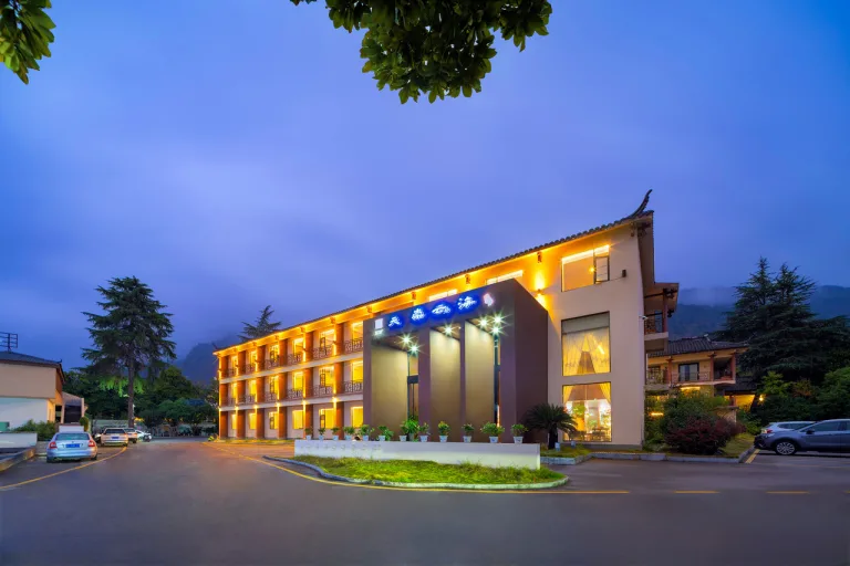Tianchong Yunhai Resort Hotel (Wulingyuan National Forest Park)