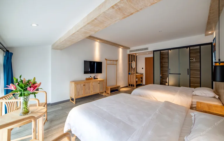 Eryatou Inn (Zhangjiajie National Forest Park)