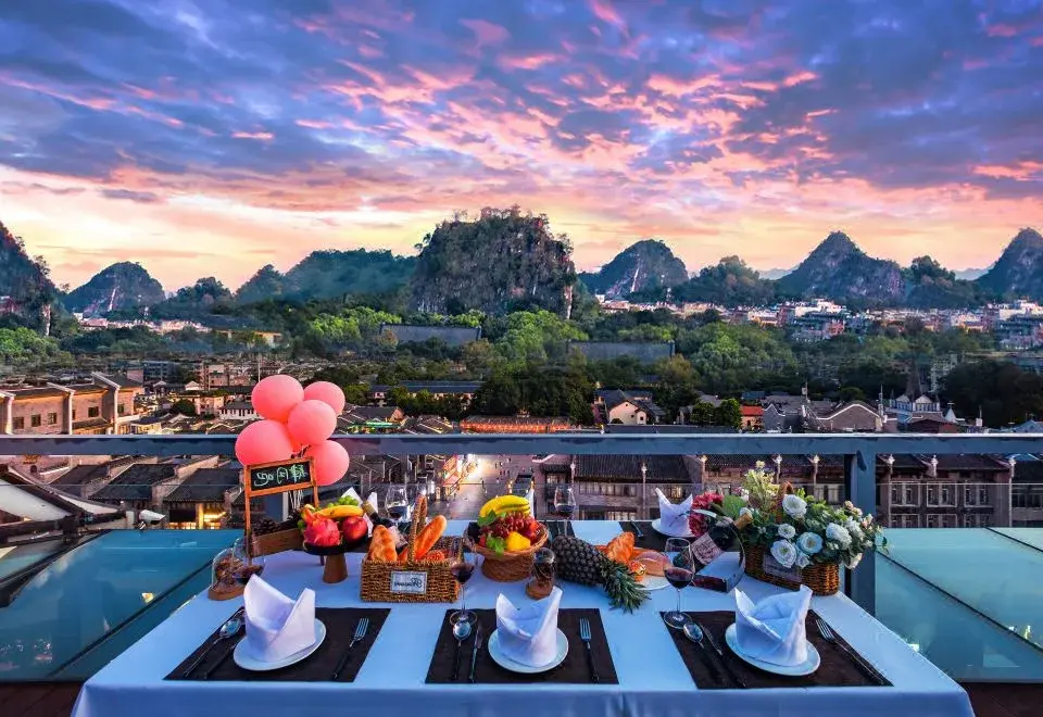 GangShe Rooftop View Hotel l (Guilin Two Rivers And Four Lakes Elephant Trunk Hill)