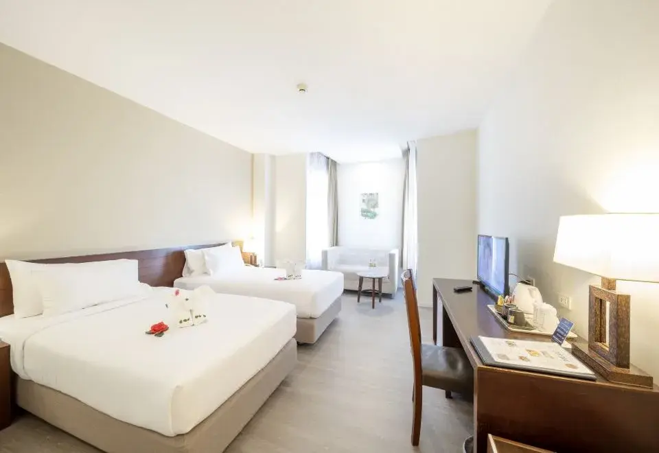 Golden Crown Grand Hotel