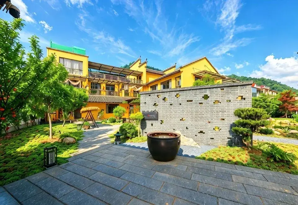 Hangzhou Dongli Twelve Season Home Inn (Daming Mountain)