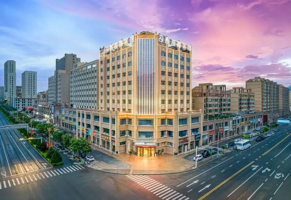 Homeinn Plus Hotel (Zhangye West Railway Station)