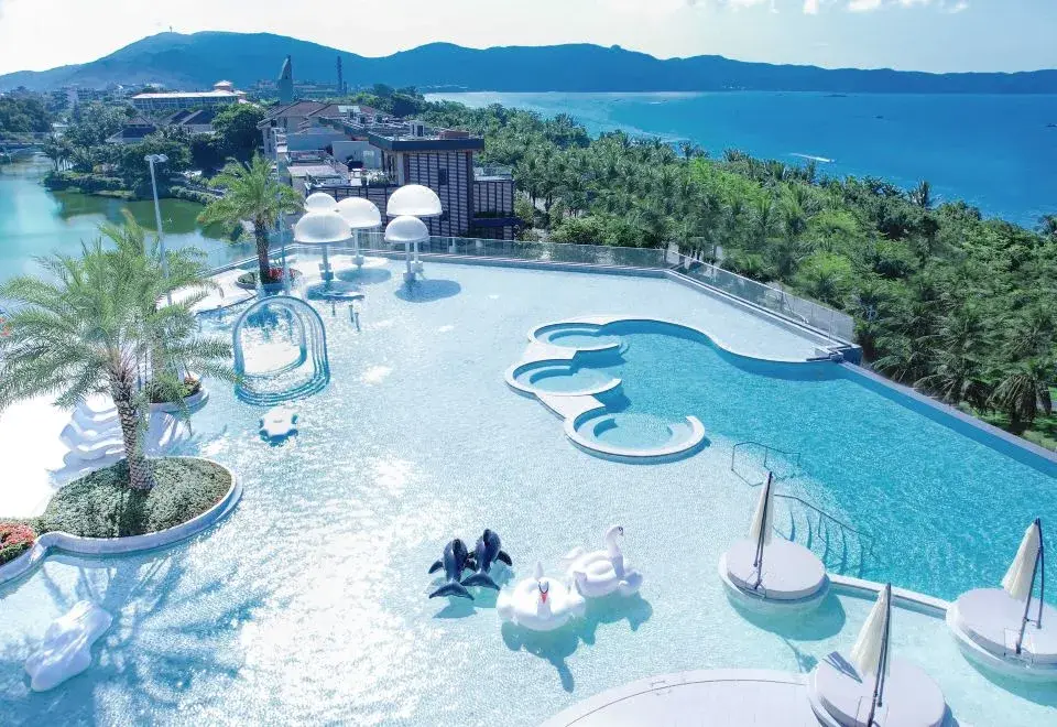 HUALUXE Hotels and Resorts SANYA YALONG BAY RESORT