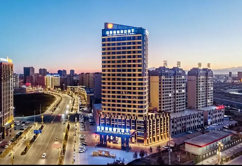 Qianxi Silk Road International Hotel (Zhangye High-speed Railway Station)