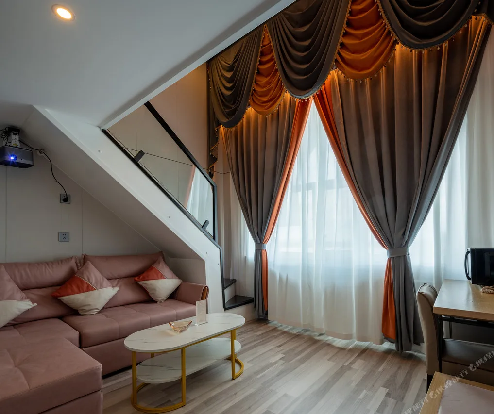 JJ HOTEL