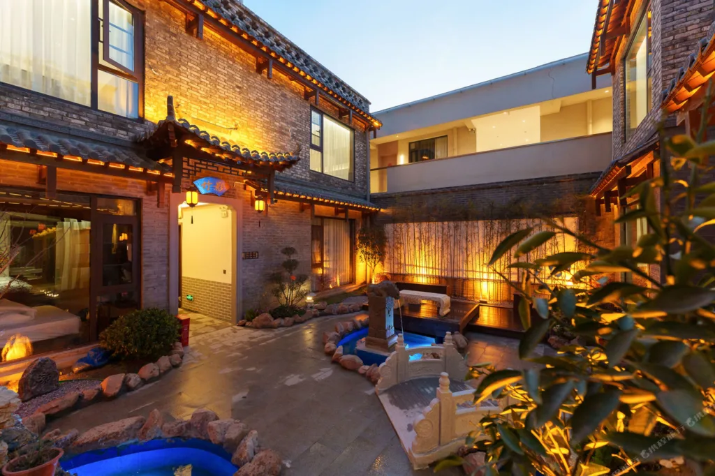 Luoyang Yunlai Hotel (Old Town Center Lijingmen Cross Street)