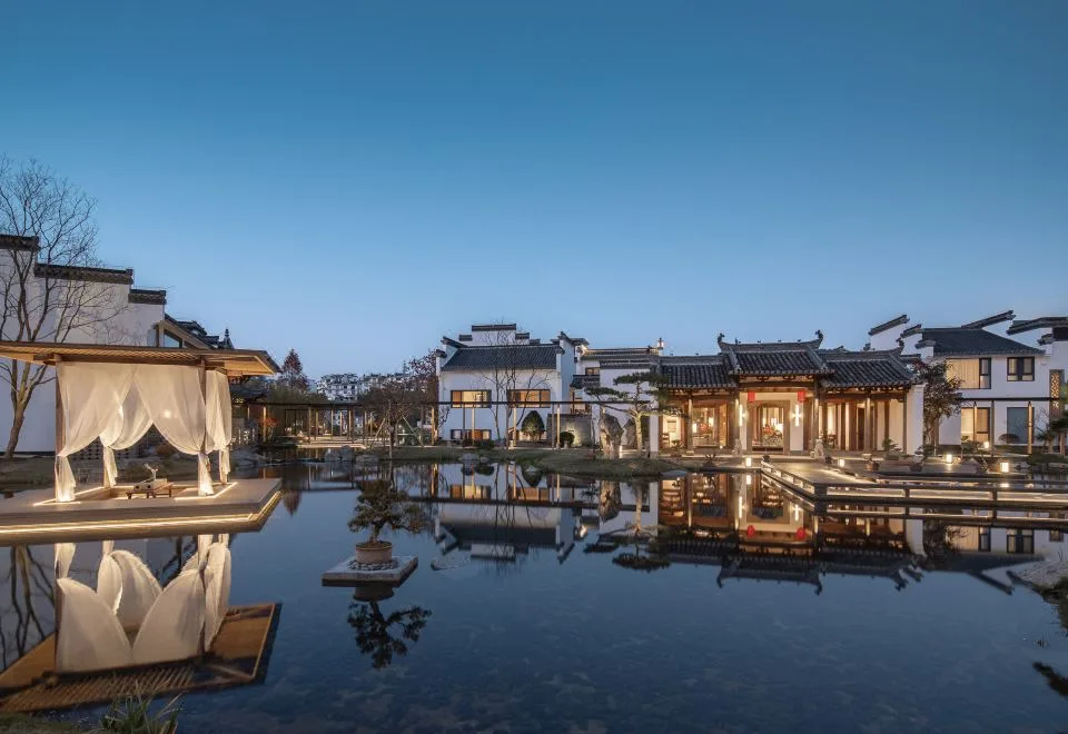 Huangshan Misty Rain Resort Hotel