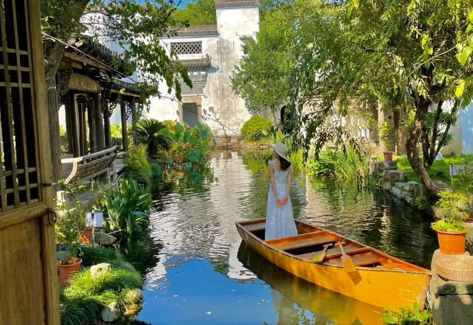 Shilily WeiYan Heritage Hot Spring Resort Hotel