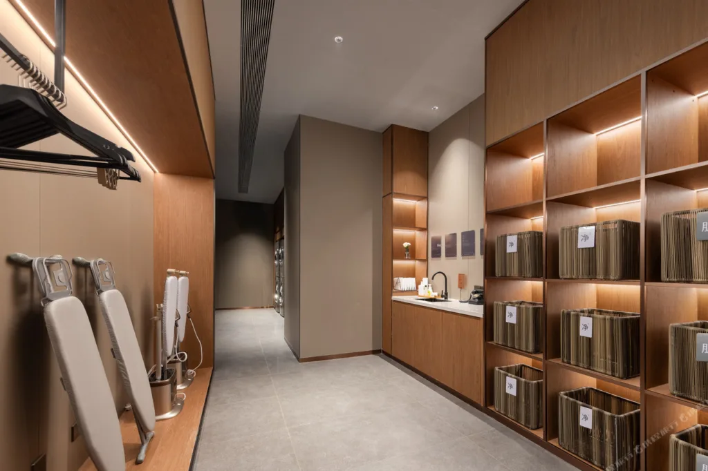 Foshan Shunde Longjiang  Convention and Exhibition Center Atour Hotel