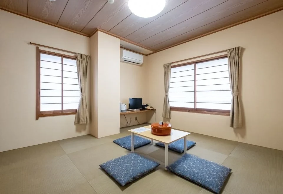 Kawaguchiko Station Inn