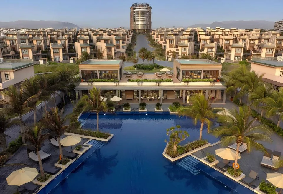 Seascape Villas In Long Beach Cam Ranh