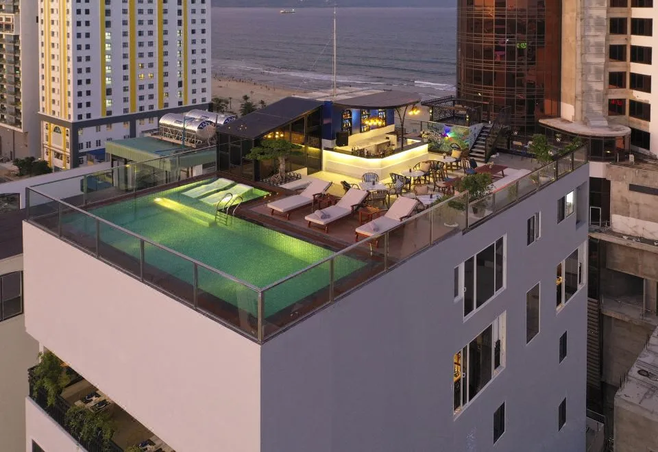Sofiana My Khe Hotel & Spa — Rooftop Pool Bar — Free 01 Draught Beer and 20-minute Spa per Room