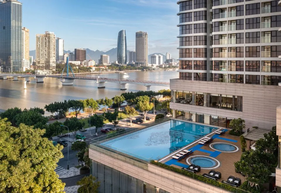 Melia Vinpearl Danang Riverfront