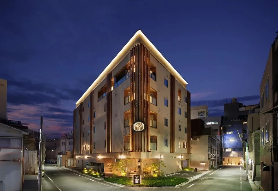 Y-Hotel