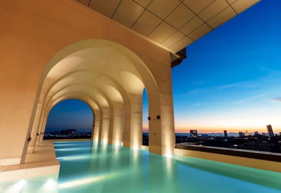 Arjuna Solitaire Hotel