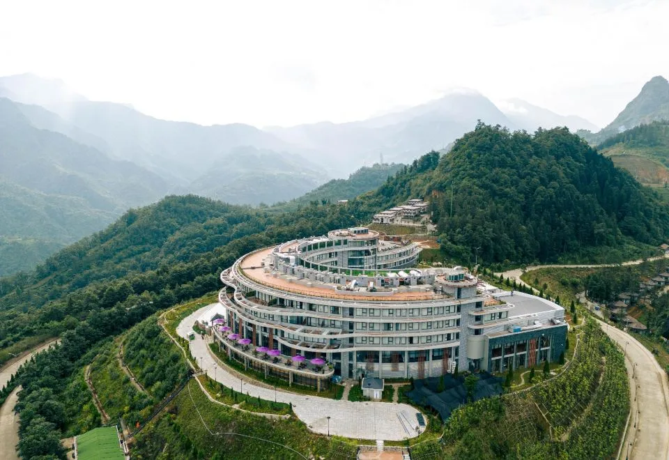 Lady Hill Sapa Resort