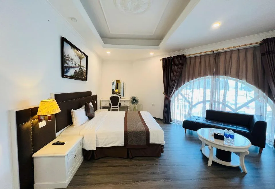 Royal Hotel Halong — Hon Gai