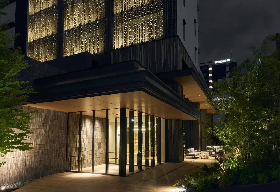 Cross Life Hakata Tenjin