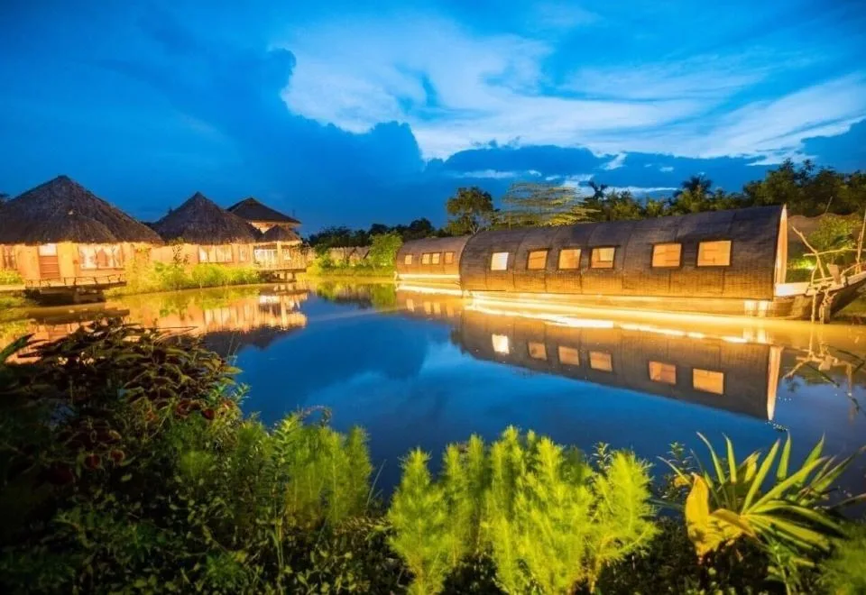 Mekong Silt Ecolodge — Pool Swimming and Free Breakfast