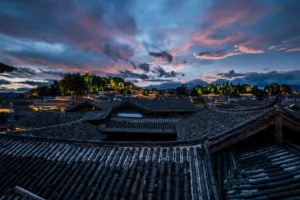 Lijiang pure sunshine · panoramic view of the ancient city and snow mountain
