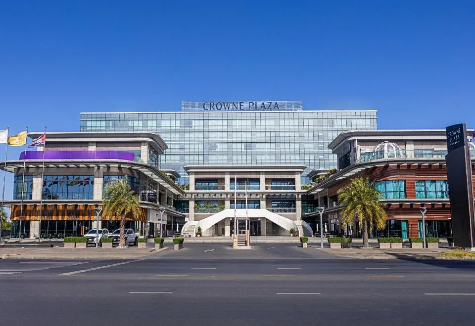 Crowne Plaza Phnom Penh by IHG (Former VM Hotel)