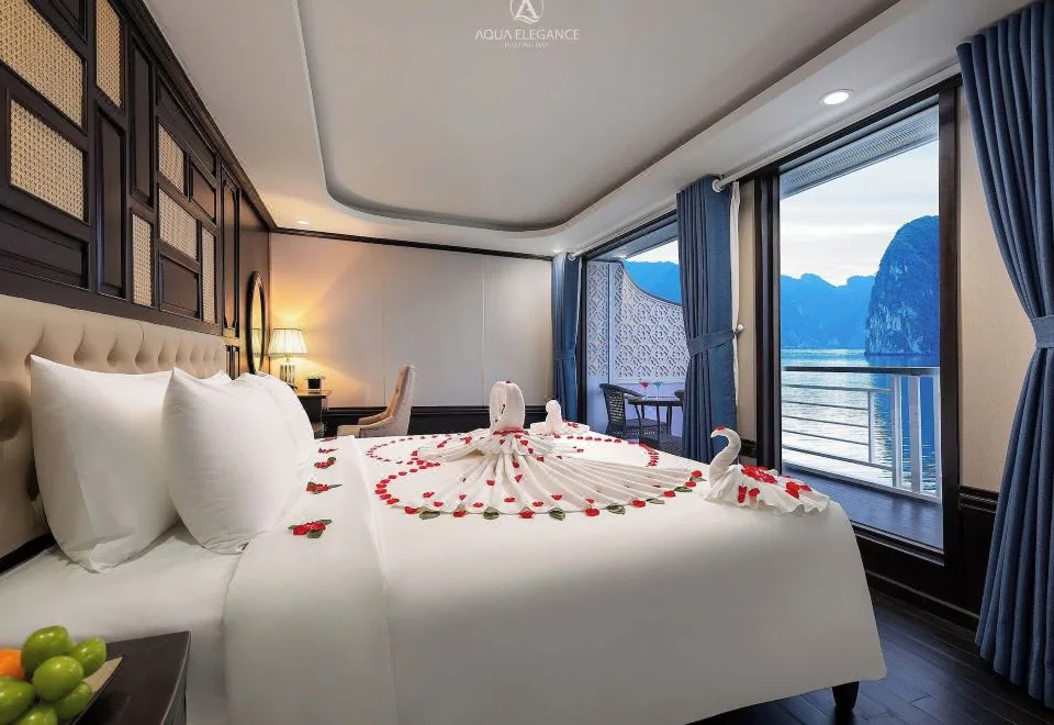 Luxury of the sea Cruise LanHa bay 5Star
