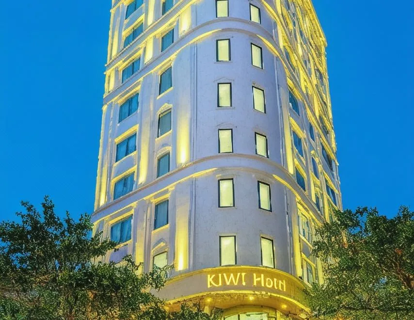 Kiwi Beachside Hotel & Cafe Da Nang