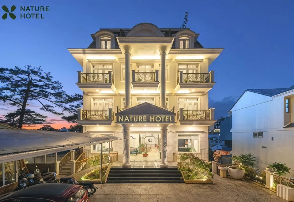 Nature Hotel — Luong The Vinh