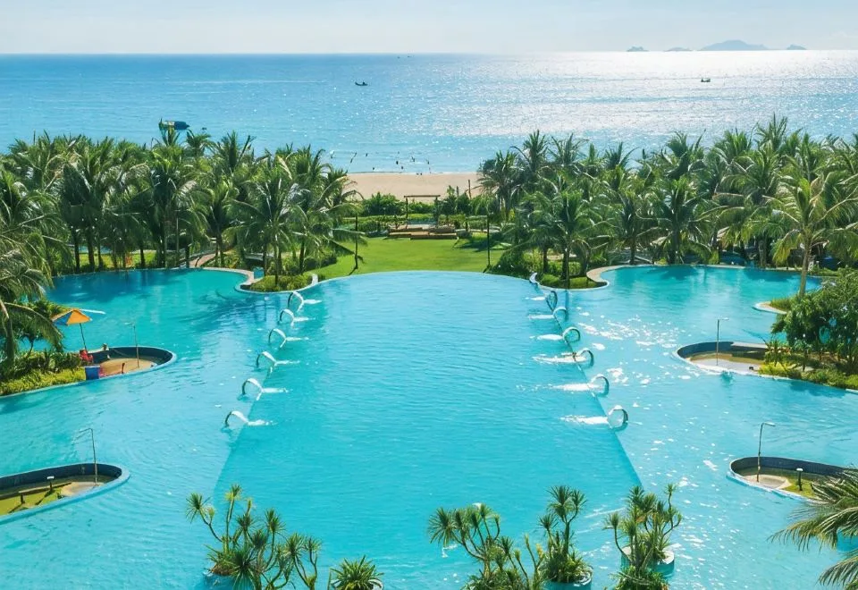 Cam Ranh Beach Resort – 5 Mins to Airport