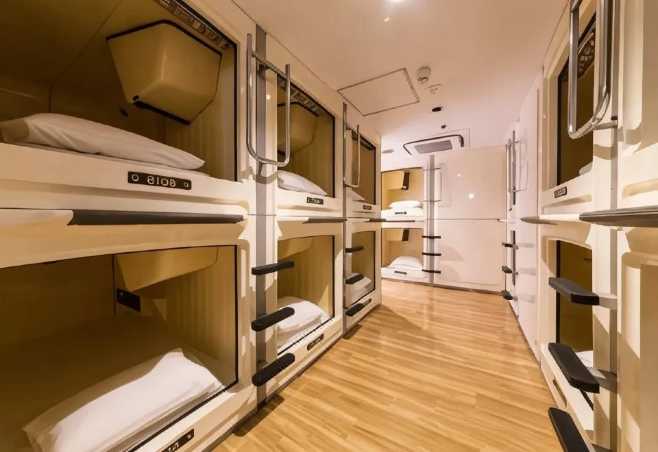 Shinjuku Kuyakusho-Mae Capsule Hotel