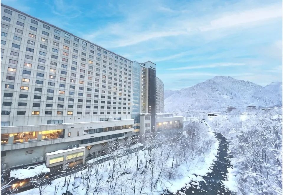 EXECTIVE SUITE SUIREI