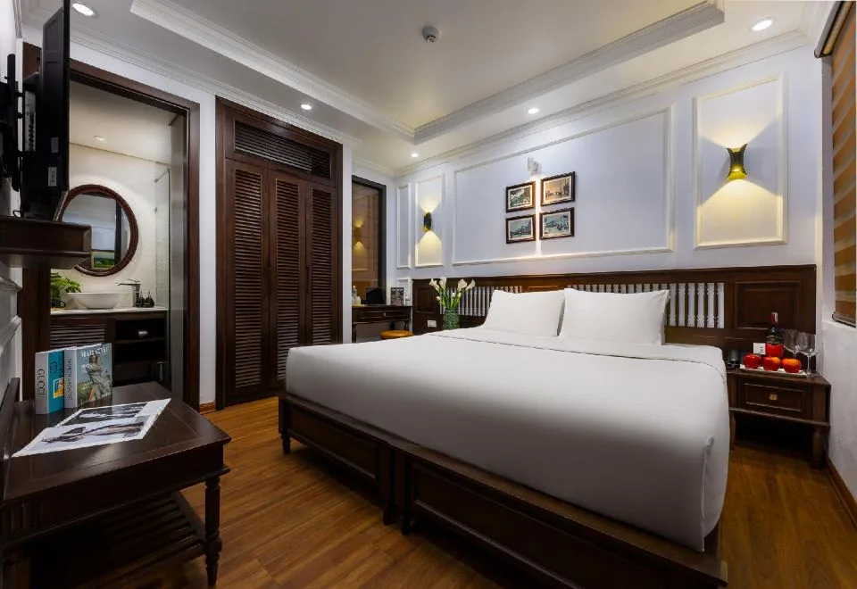 Paddy Hotel