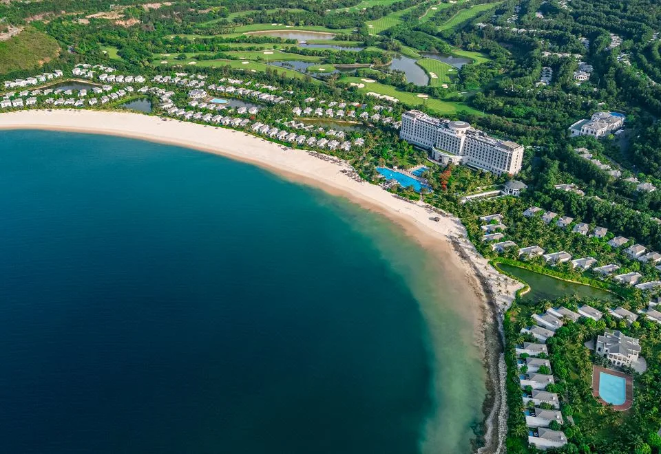 Nha Trang Marriott Resort & Spa, Hon Tre Island
