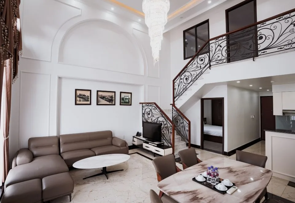 The Eastern Hotel & Apartment
