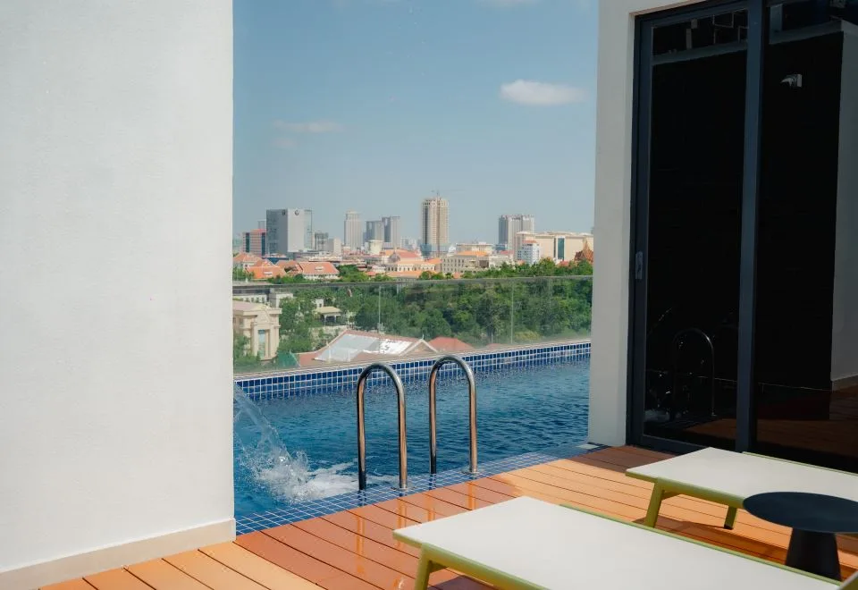 The Scenic Hotel