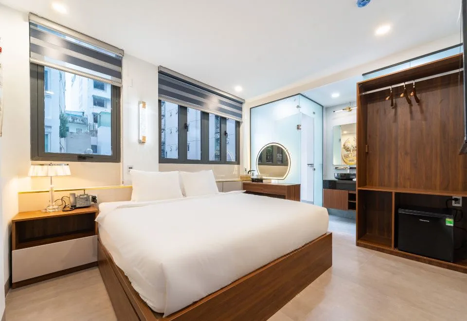 Golden Lunar Hotel — Bui Vien Walking Street, District 1