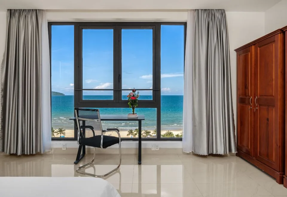 Cocorico Da Nang Beach Hotel
