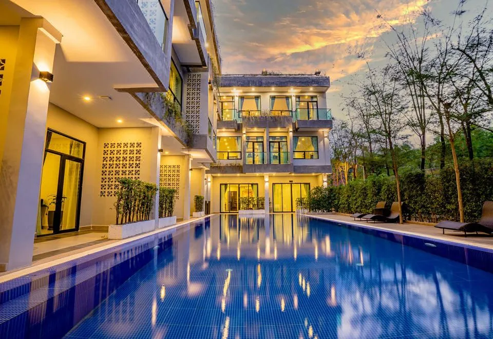 Rainforest Hotel by Nsun