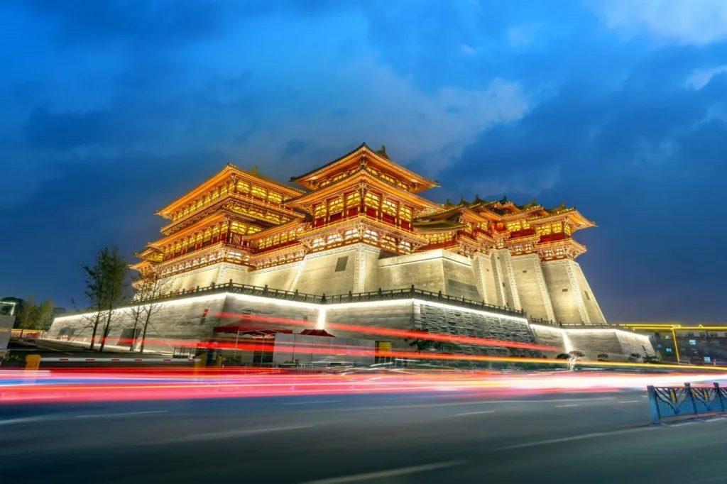 Qianna Hotel  Glorious(Luoyang Longmen Railway & Xingluohu Subway Branch)