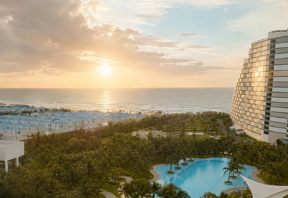 The Cam Ranh Arena- Light Tower Condotel