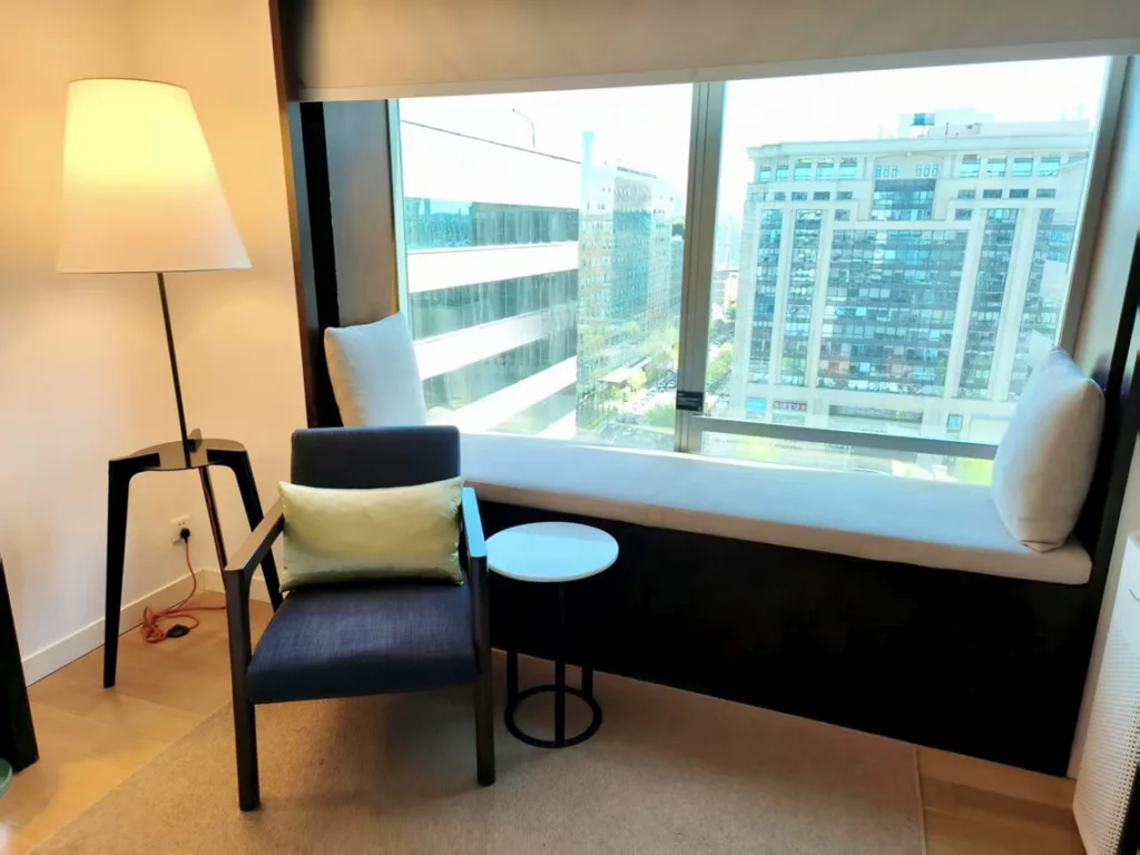 Beijing New World Centre Tongpai Hotel