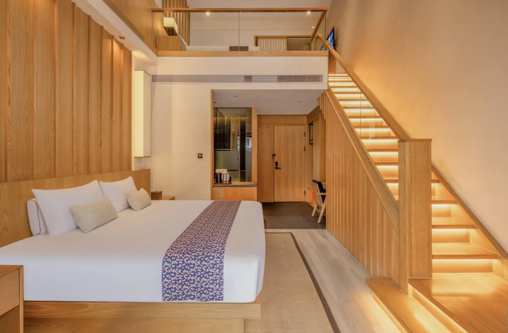 LOHOUSE Lijiang Resort Hotel (Yangshuo Yitian Xijie Pedestrian Street Store)