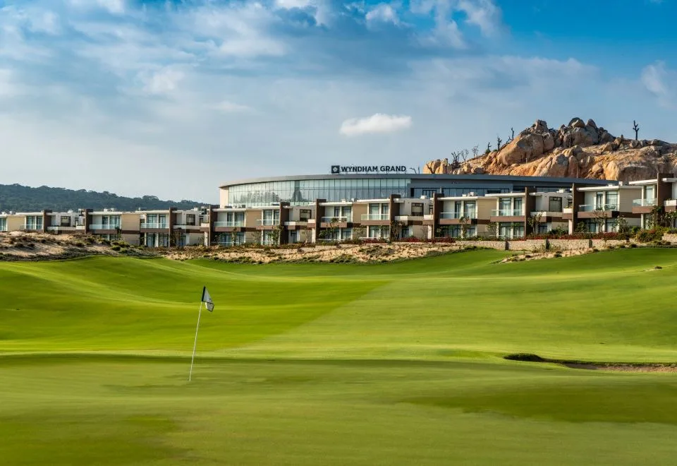 Wyndham Grand KN Paradise Cam Ranh