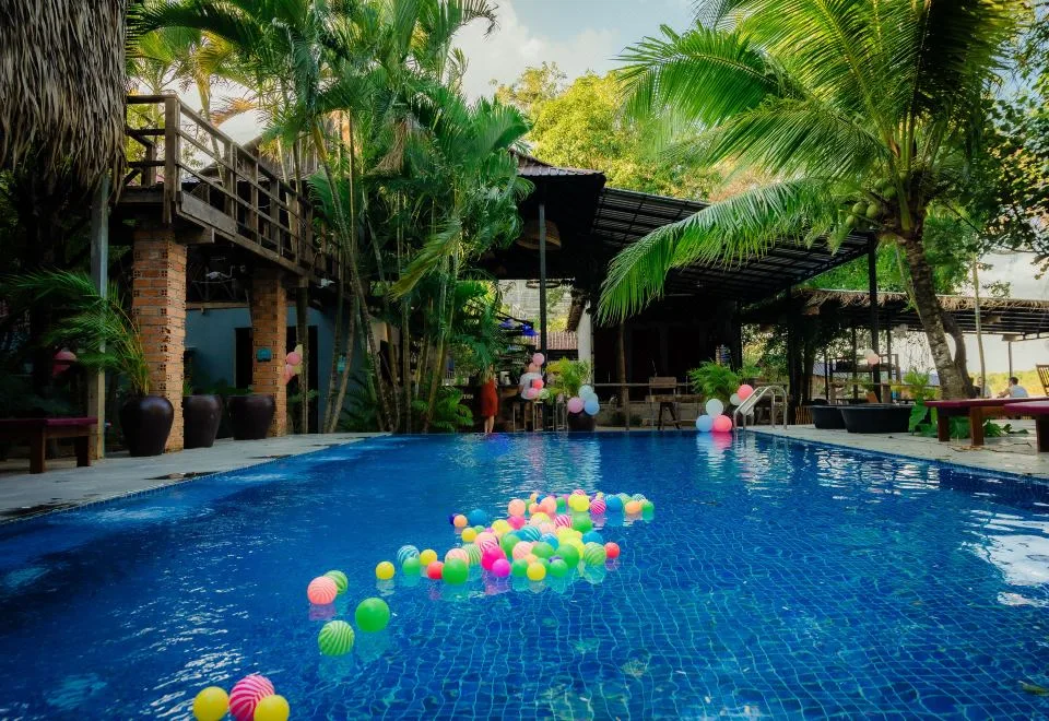 River Nest Hostel