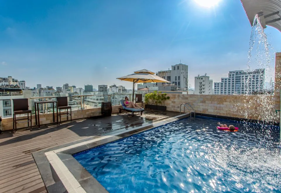 Richico Apartments and Hotel