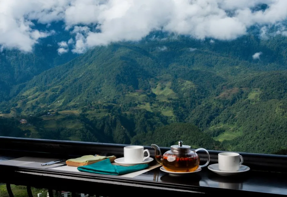 DeLaSol Sapa — Central Boutique Hotel