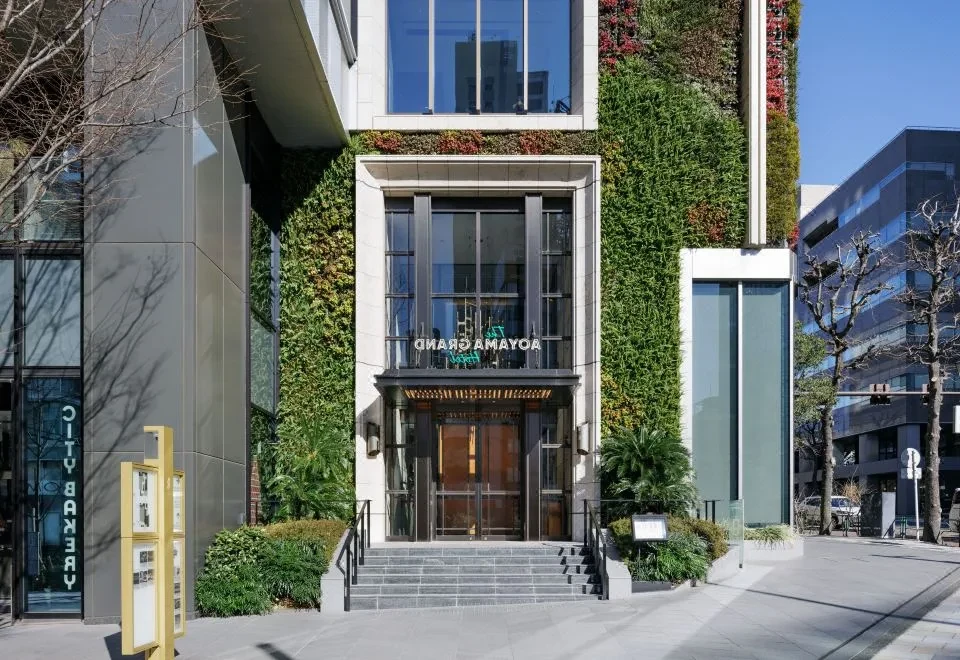 THE AOYAMA GRAND HOTEL