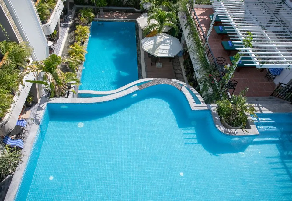 Cambana La Riviere Hotel